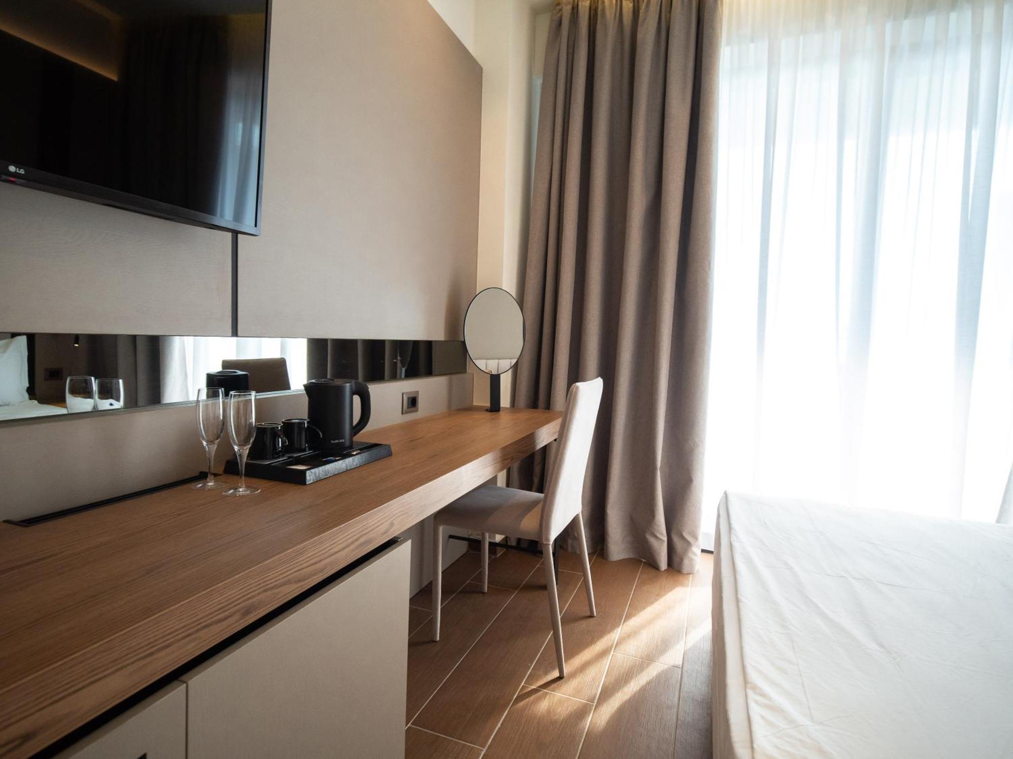 Jost Caravel Hotel Radhimë Exterior foto