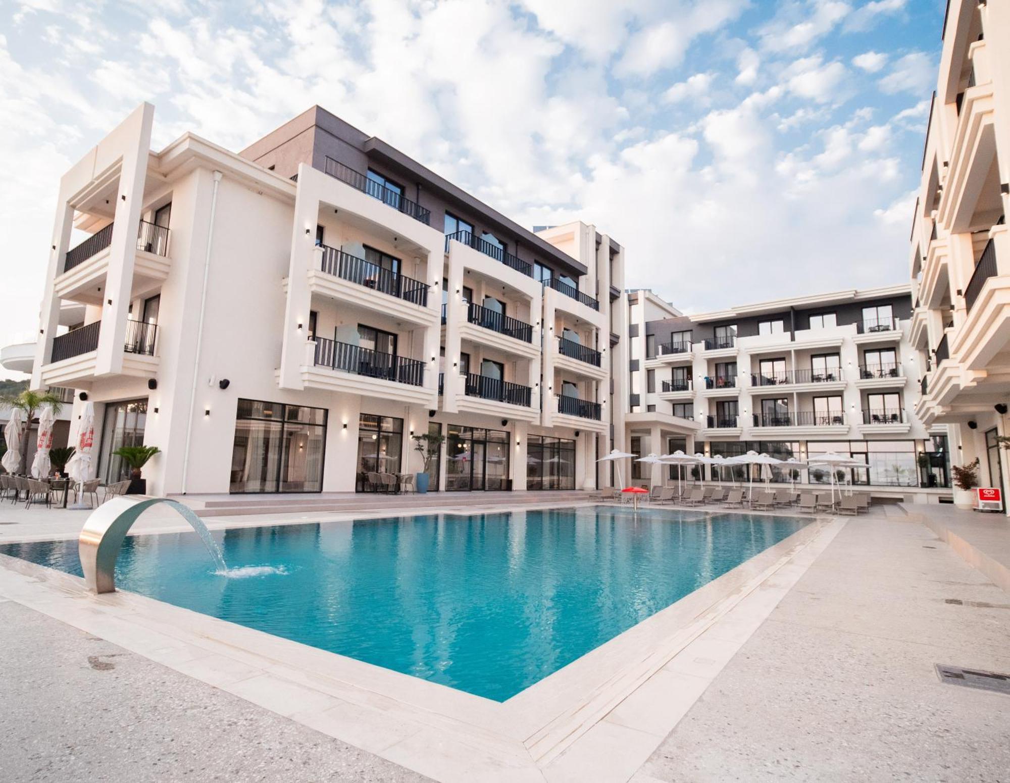 Jost Caravel Hotel Radhimë Exterior foto