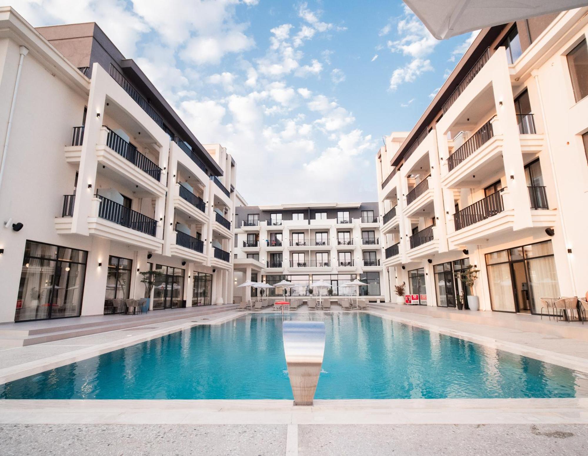 Jost Caravel Hotel Radhimë Exterior foto